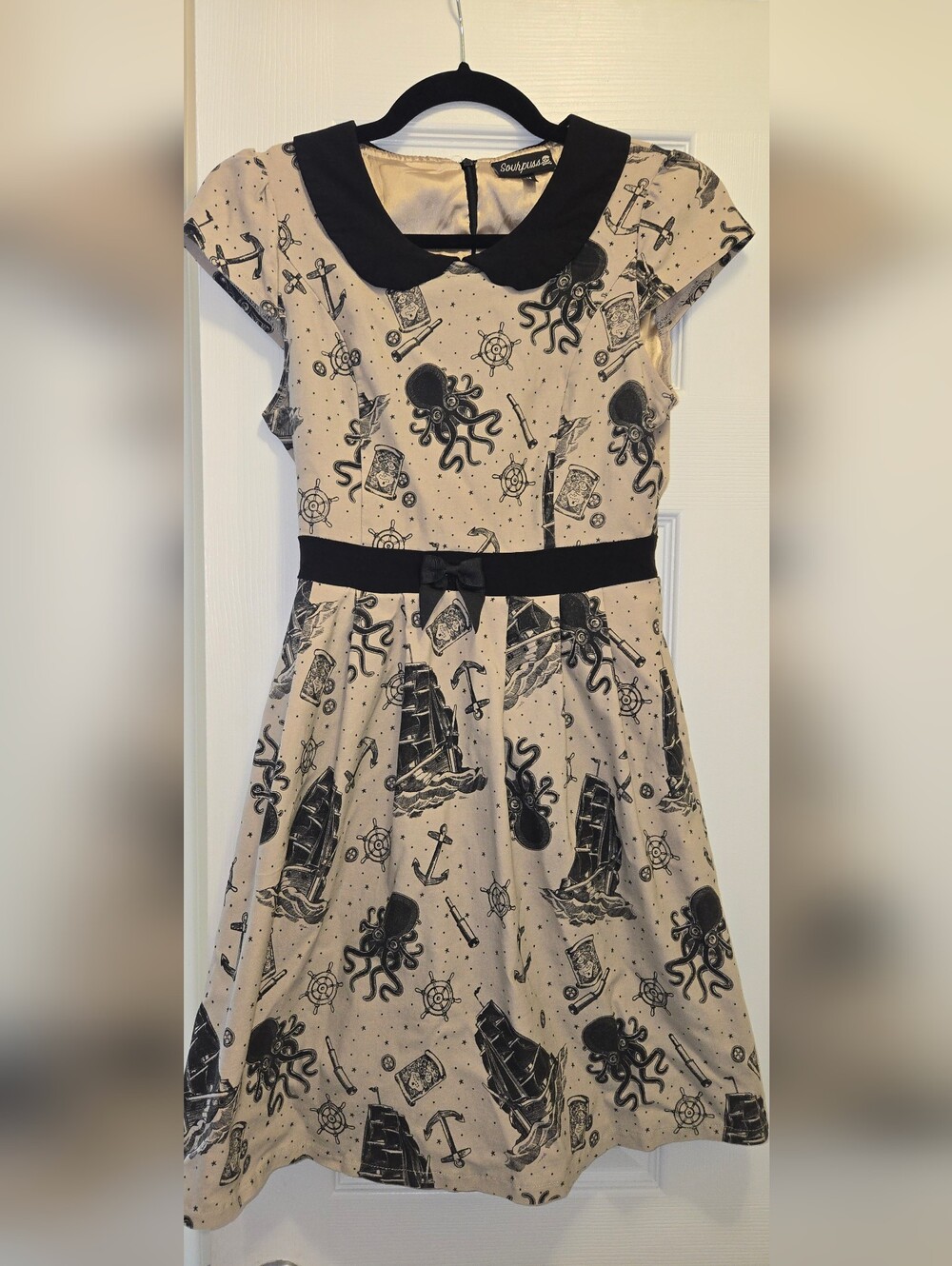 Sourpuss Lizzie dress kraken's revenge octopus from modcloth sz m EUC